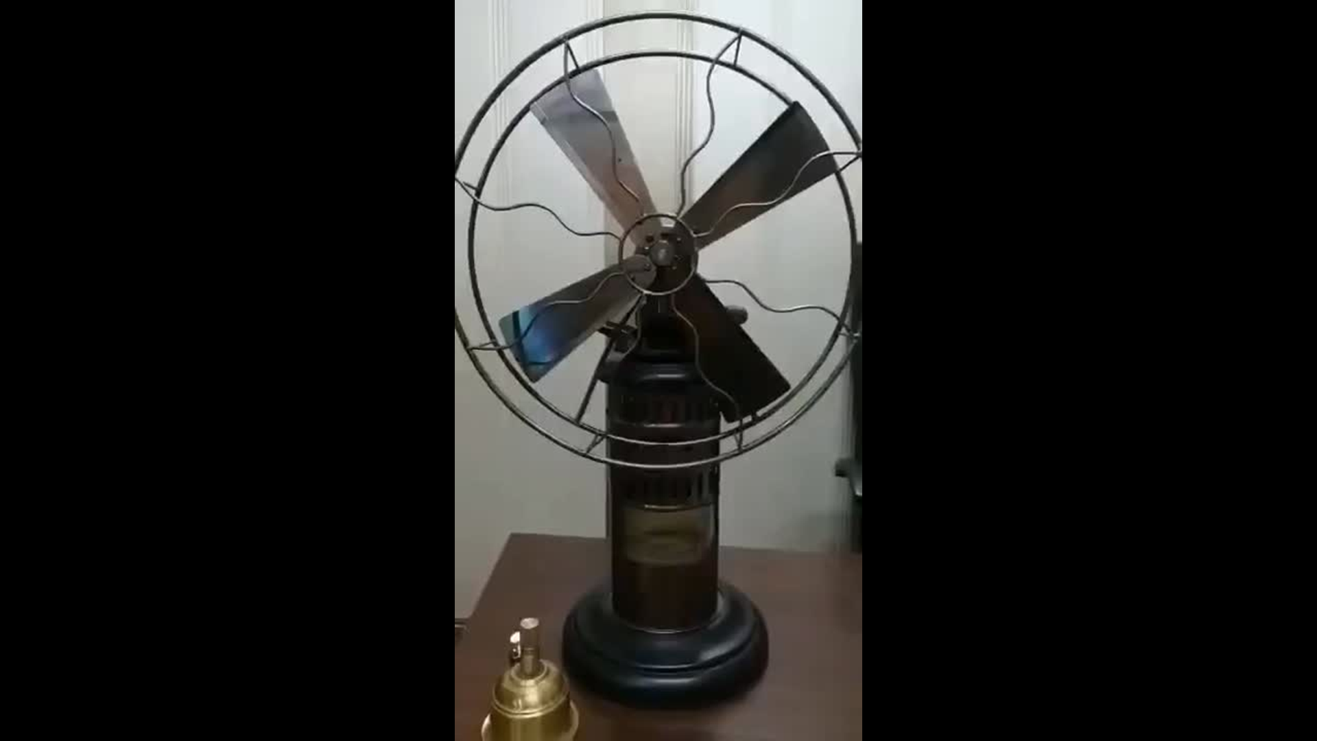 Video: 175-year-old fan made by East India from the before electricity. - The Balkantimes Press