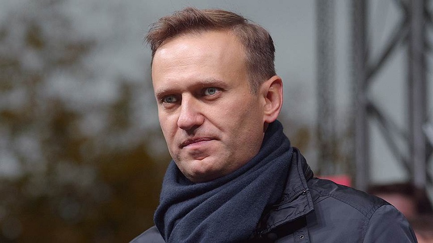 Navaljni osuđen na dvije i po godine zatvora