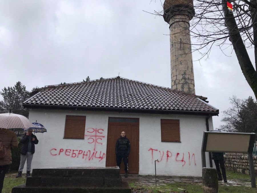 Oskrnavljena džamija u NIkšiću