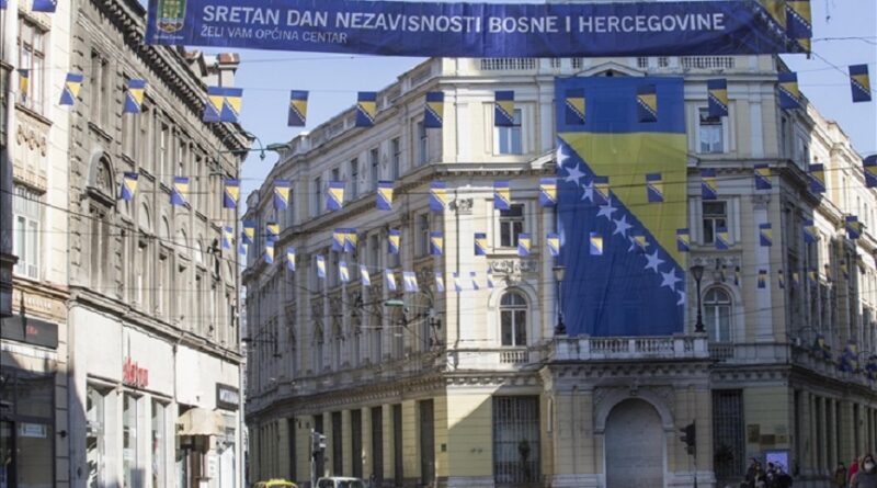 Uoči Dana nezavisnosti BiH: Svečana atmosfera na ulicama Sarajeva