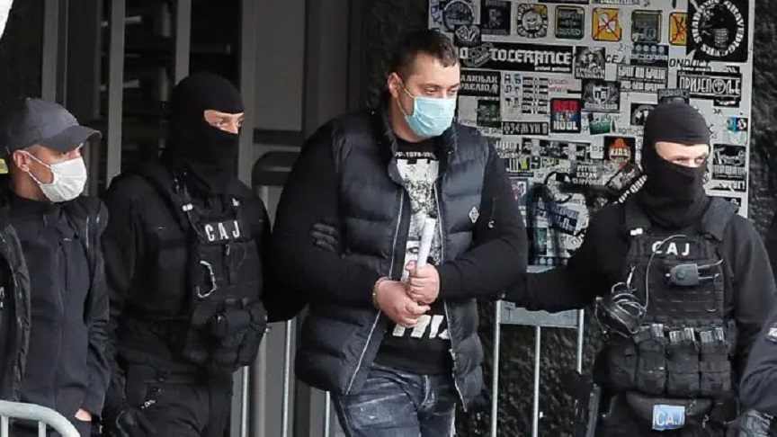 Uhapšen Veljko Belivuk vođa navijačke grupe Partizana, sumnjiči se za trgovinu drogom i ubistva. Hapšenje povezano s prisluškivanjem Vučića