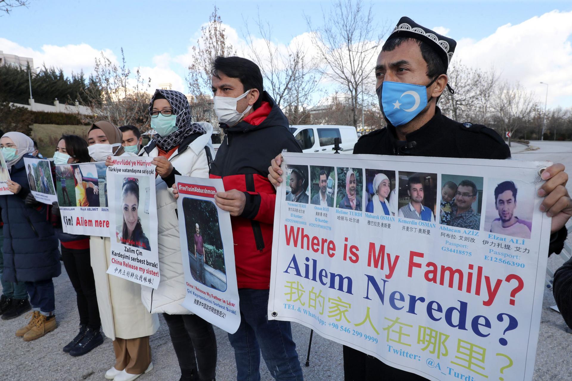 Protesti Ujgura u Turskoj ispred kineske ambasade - Adem Altan
