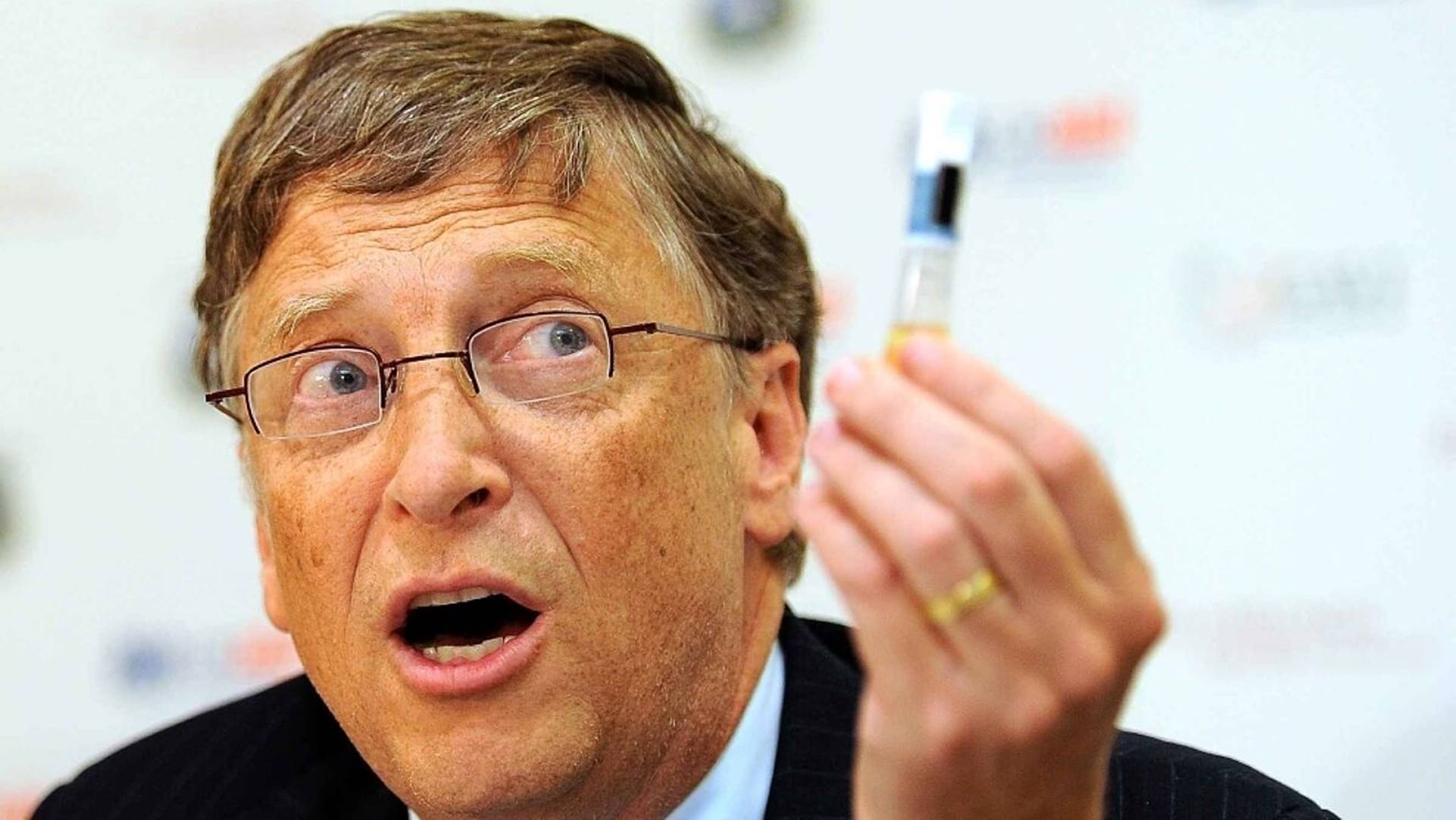 Bill Gates: Sad imamo vakcine i vidimo da će pandemiji doći kraj