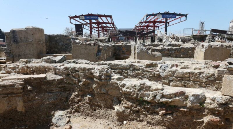 Turkish archaeologists find 2,400-year-old monument at Haydarpaşa