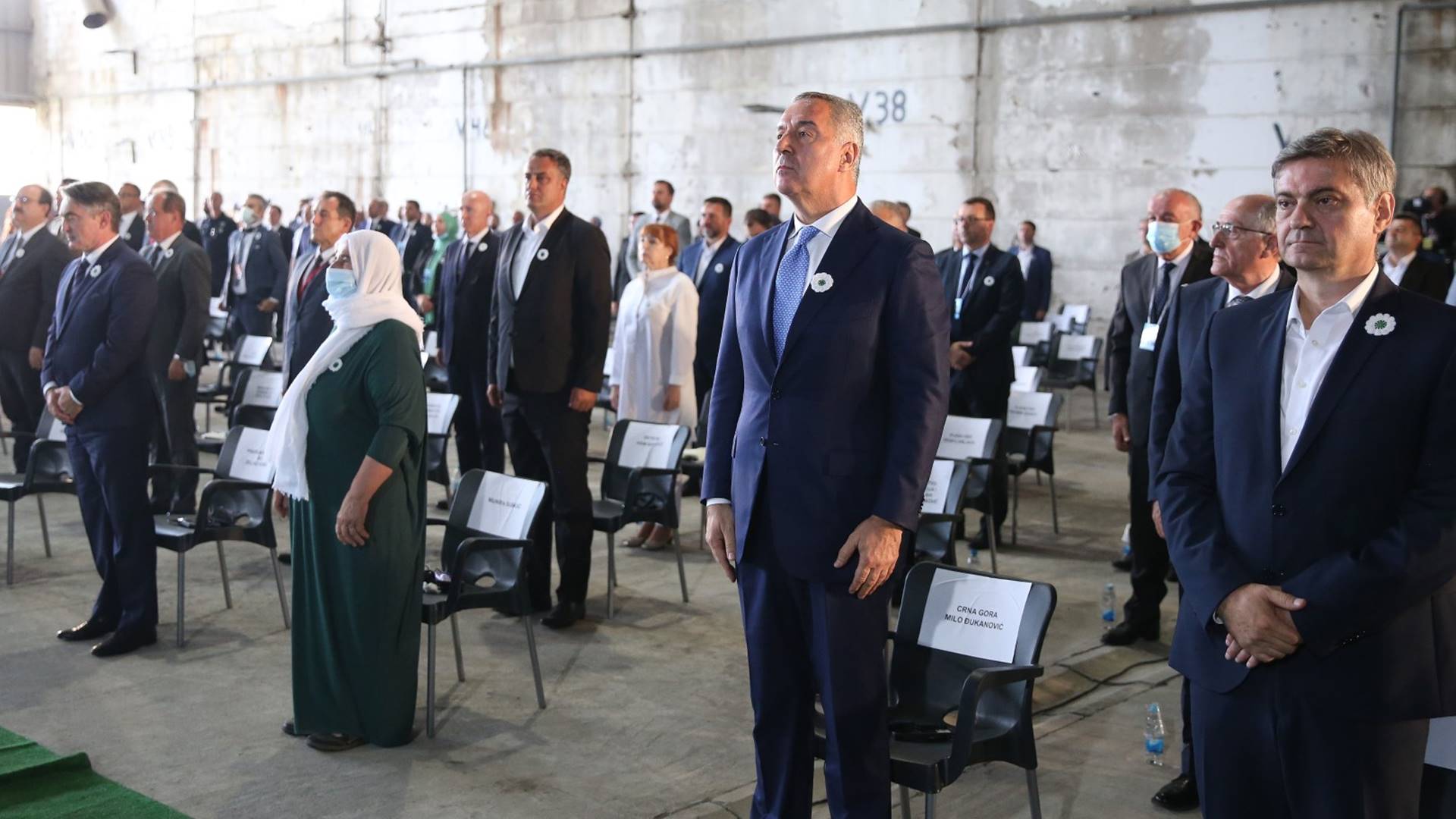 Brojna delegacija Crne Gore u Potočarima, 19 žrtava genocida našlo konačan mir
