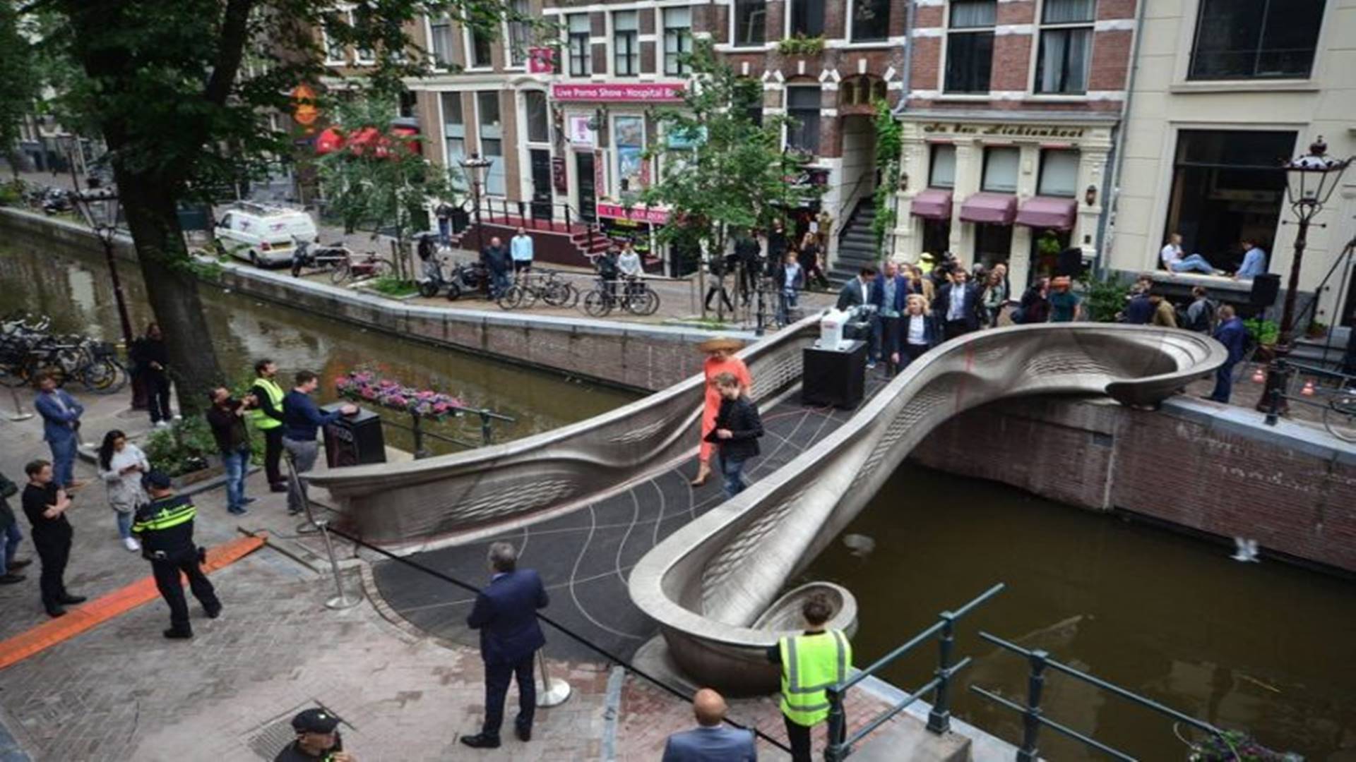 U Amsterdamu postavljen prvi most na svijetu napravljen uz pomoć 3D štampača