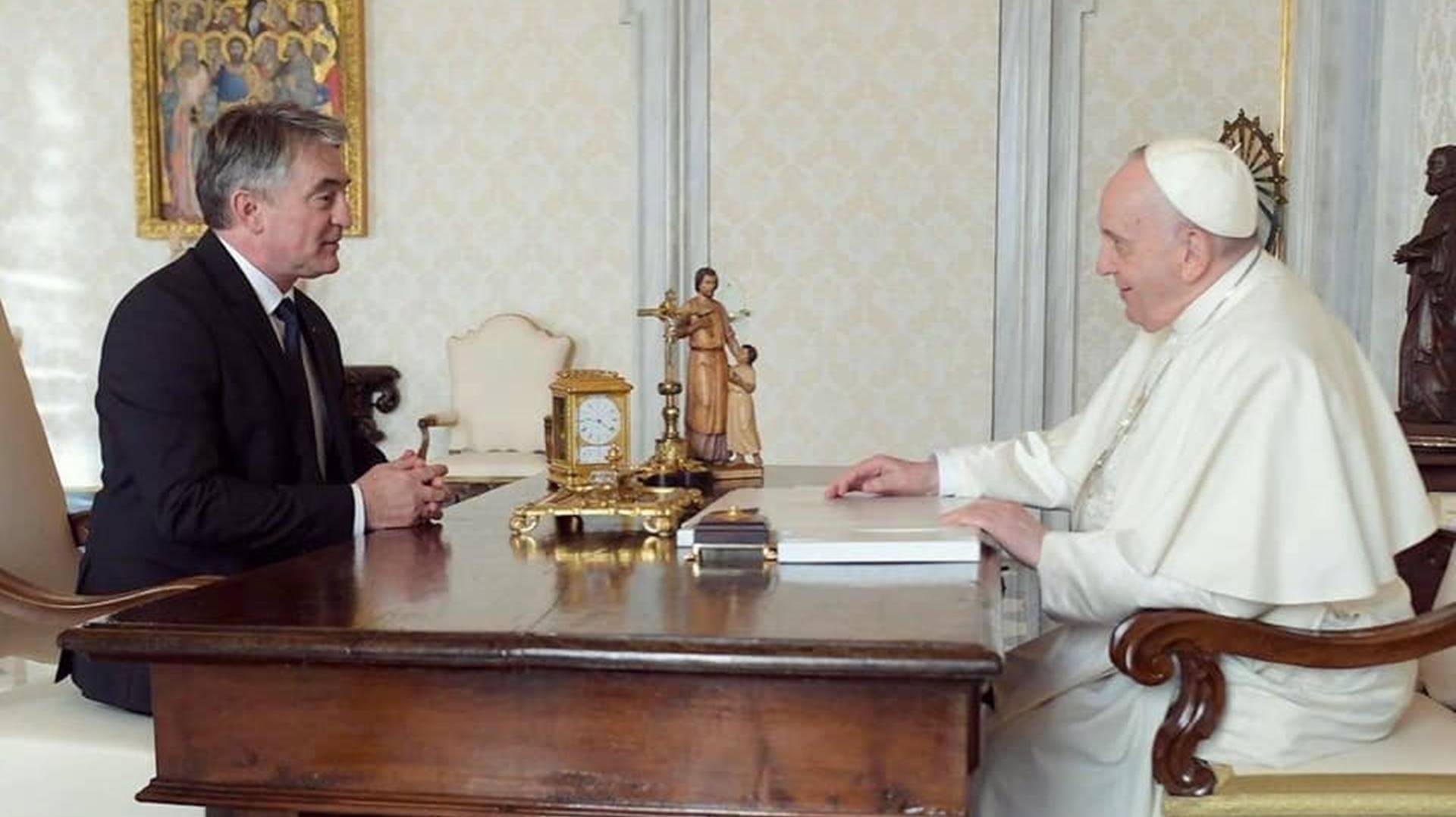 Nadbiskup Gallagher: Vatikan podržava nezavisnost i suverenitet BiH
