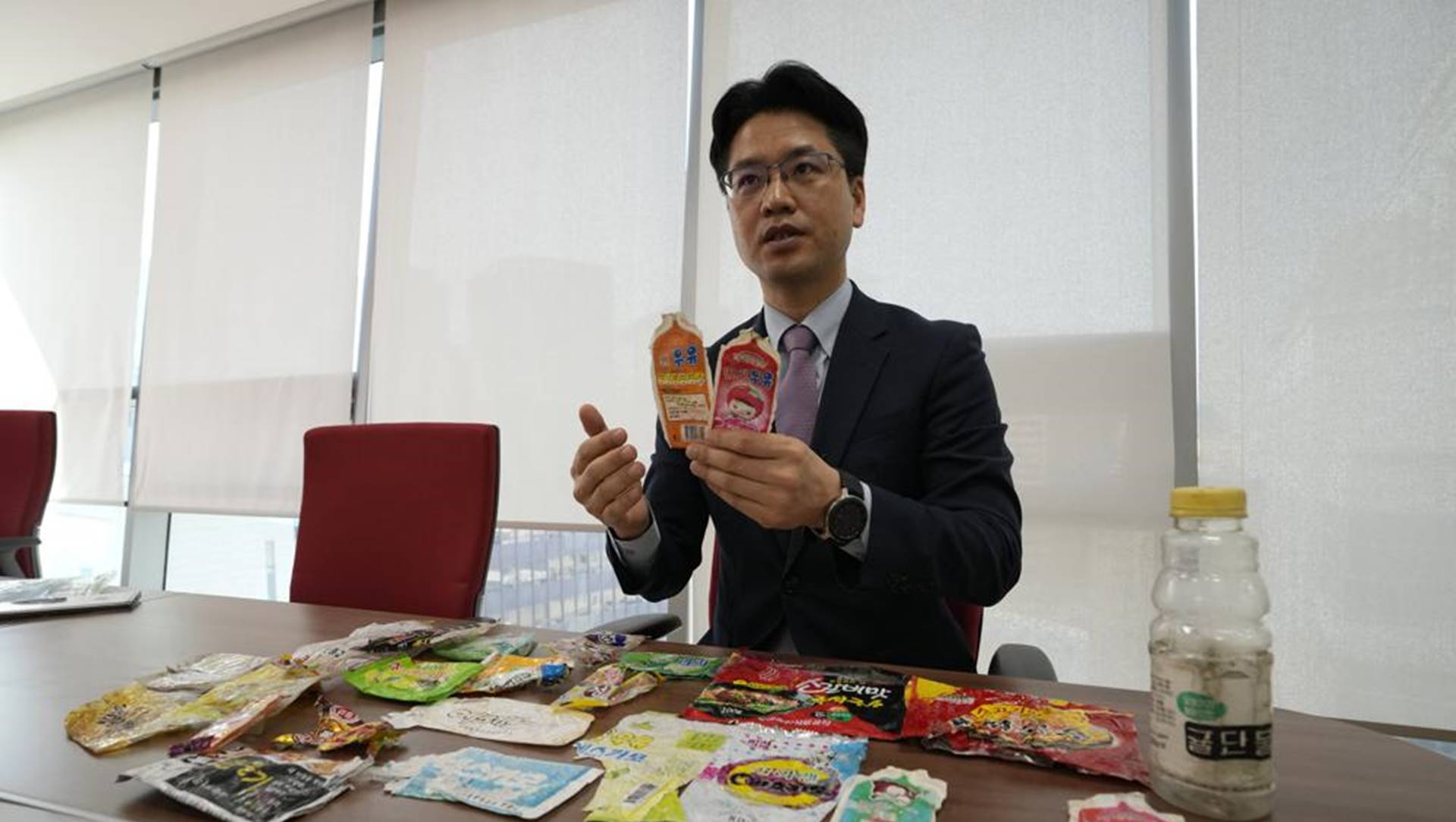 Scholar uses trash as a treasure to study life in North Korea