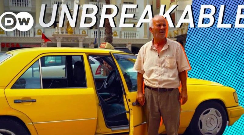 "Neuništivi Mercedes": Albanski taksista ga vozi već 1,6 miliona kilometara