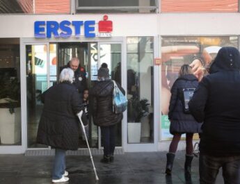 Erste banka ipak neće povećavati naknade u poslovanju s građanima