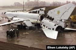 Strateški bombarder Tu-22 koji je uništen u sklopu denuklearizacije Ukrajine, novembar 2002.