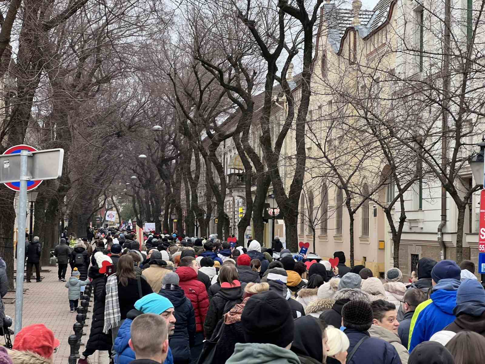 Protesti u više gradova, okupljeni traže odgovornost za pad nadstrešnice (FOTO) 3